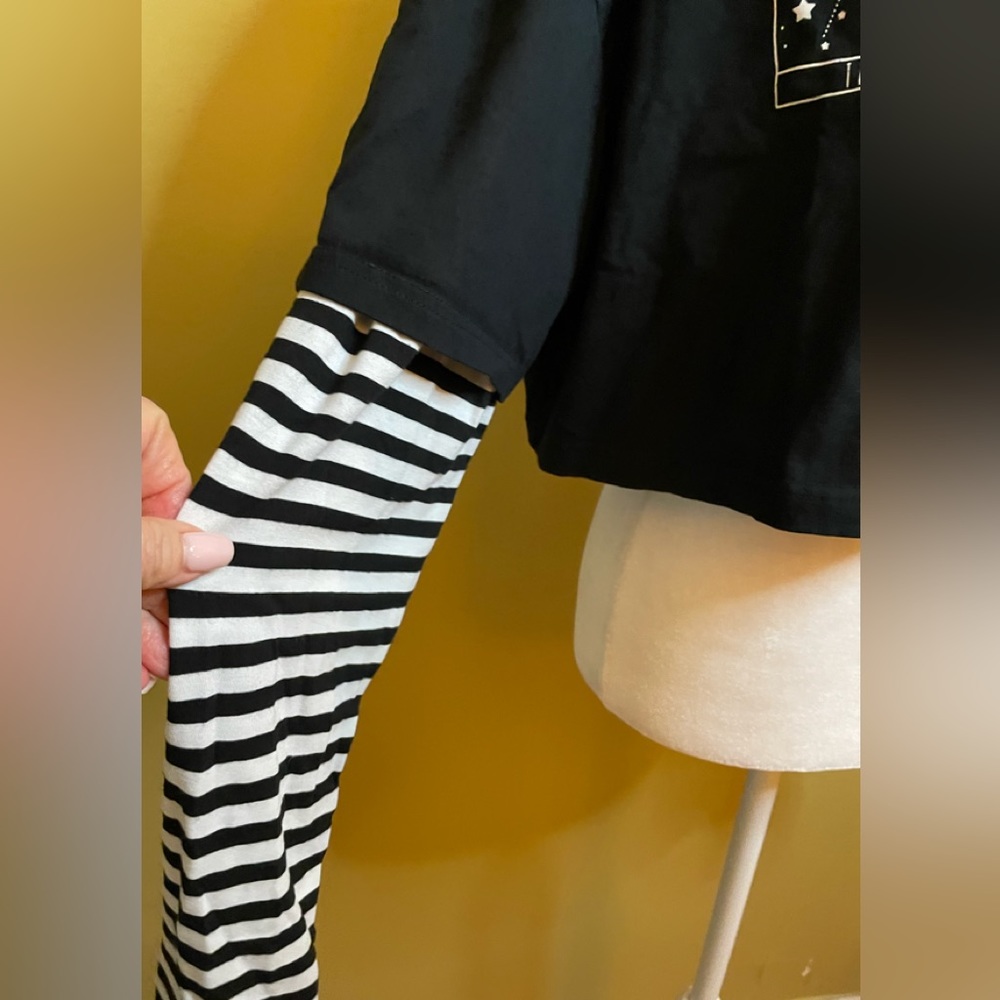 Mock Turtleneck Long Sleeve Top- M - Picture 7 of 11